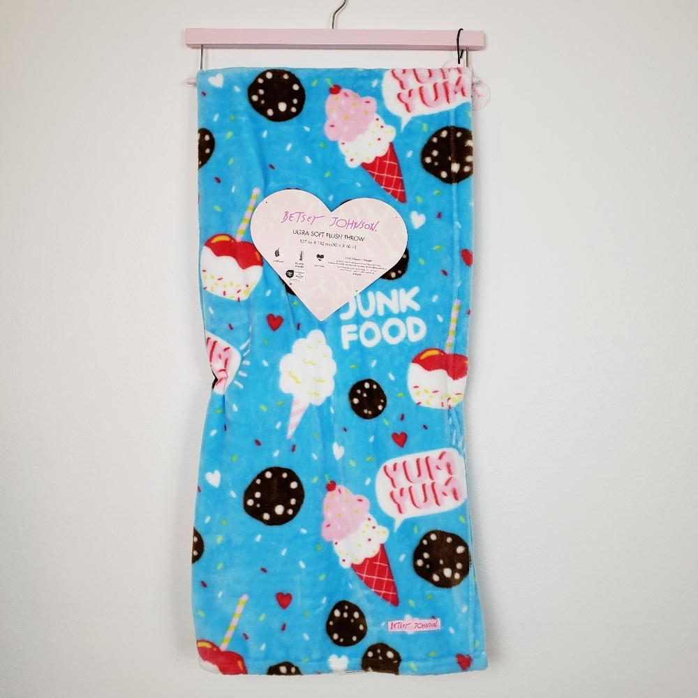 Betsey Johnson Junk Food Yum Yum Ultra Soft Plush Throw Blanket 50in X 60in